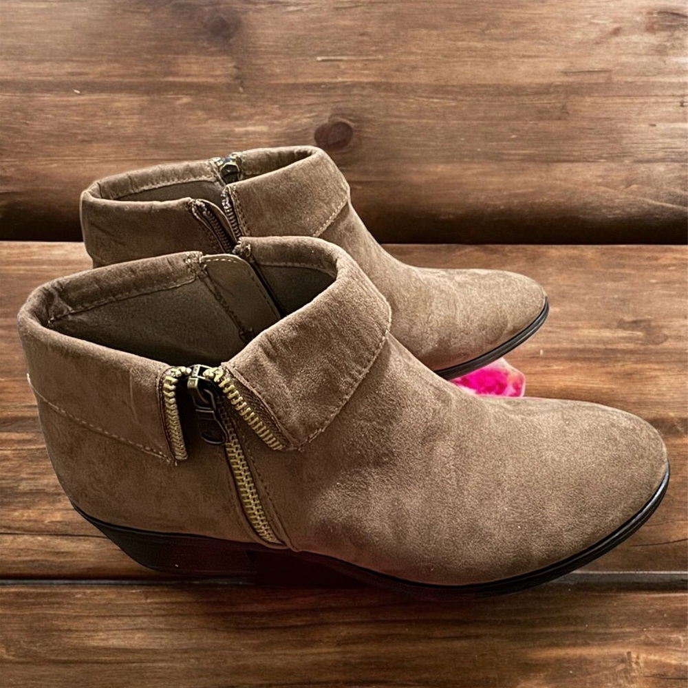 XAPPEAL boot shoes. Very good condition. Very nice and comfortable shoes